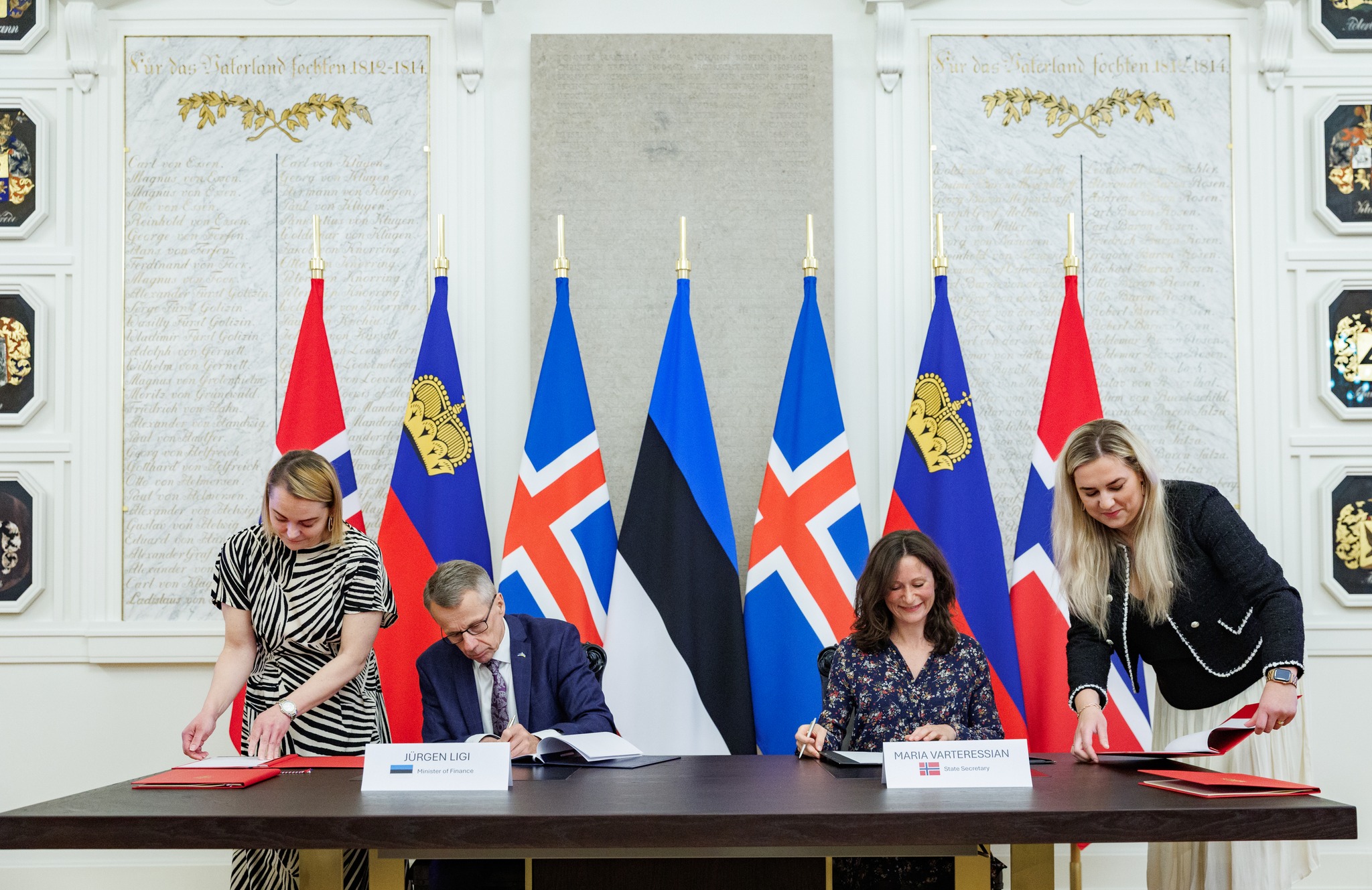 Estonian Minister of Finance Mr Jürgen Ligi and Norwegian State Secretary Ms Maria Varteressian..