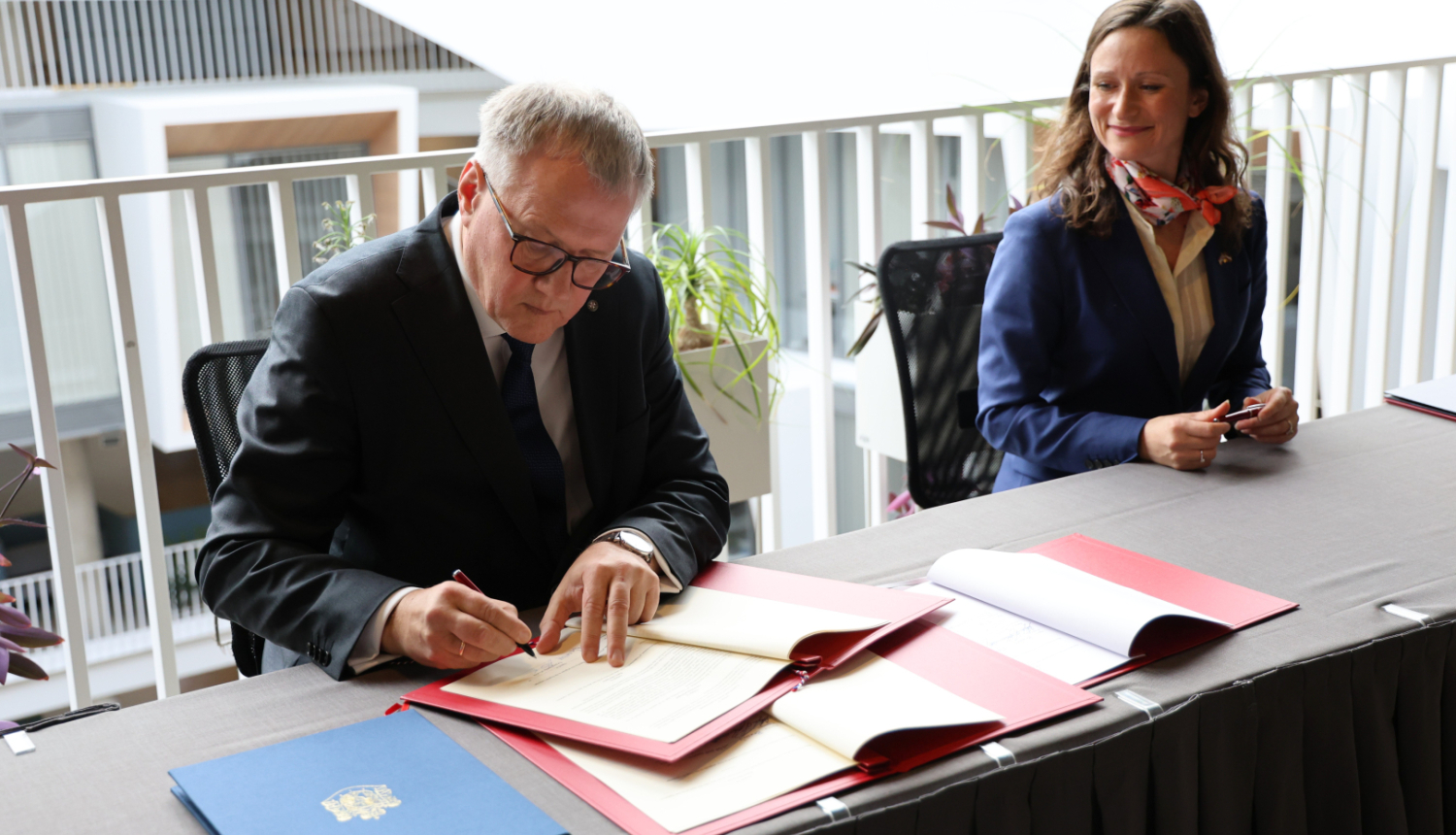Minister of Finance of the Republic of Latvia, Mr Arvils Ašeradens and Ms Maria Varteressian, Norwegian State Secretary Photo: Ministry of Finance of Latvia